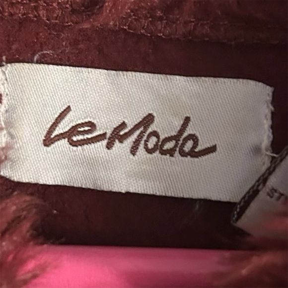 Le Moda Burgundy Fleece Poncho Shawl Cape with Faux Fur Collar - Picture 6 of 7